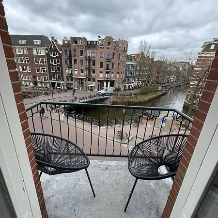 Panoramic Ami Canal View House *